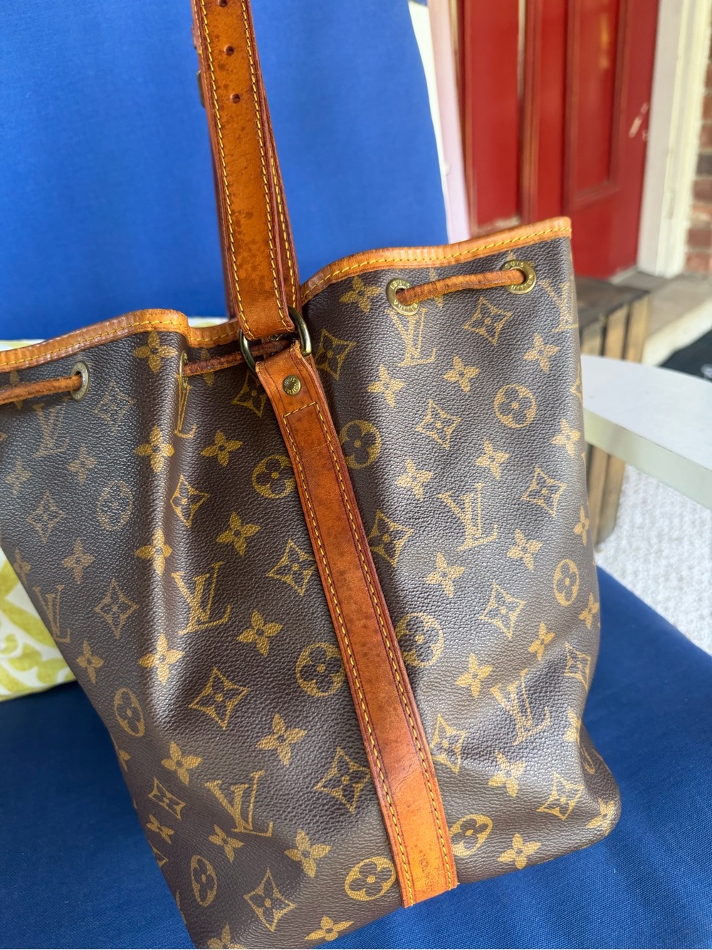 AUTHENTIC VINTAGE LOUIS VUITTON NOÉ BUCKET BAG — MONOGRAM— MADE IN FRANCE — 1989 - Picture 10 of 14